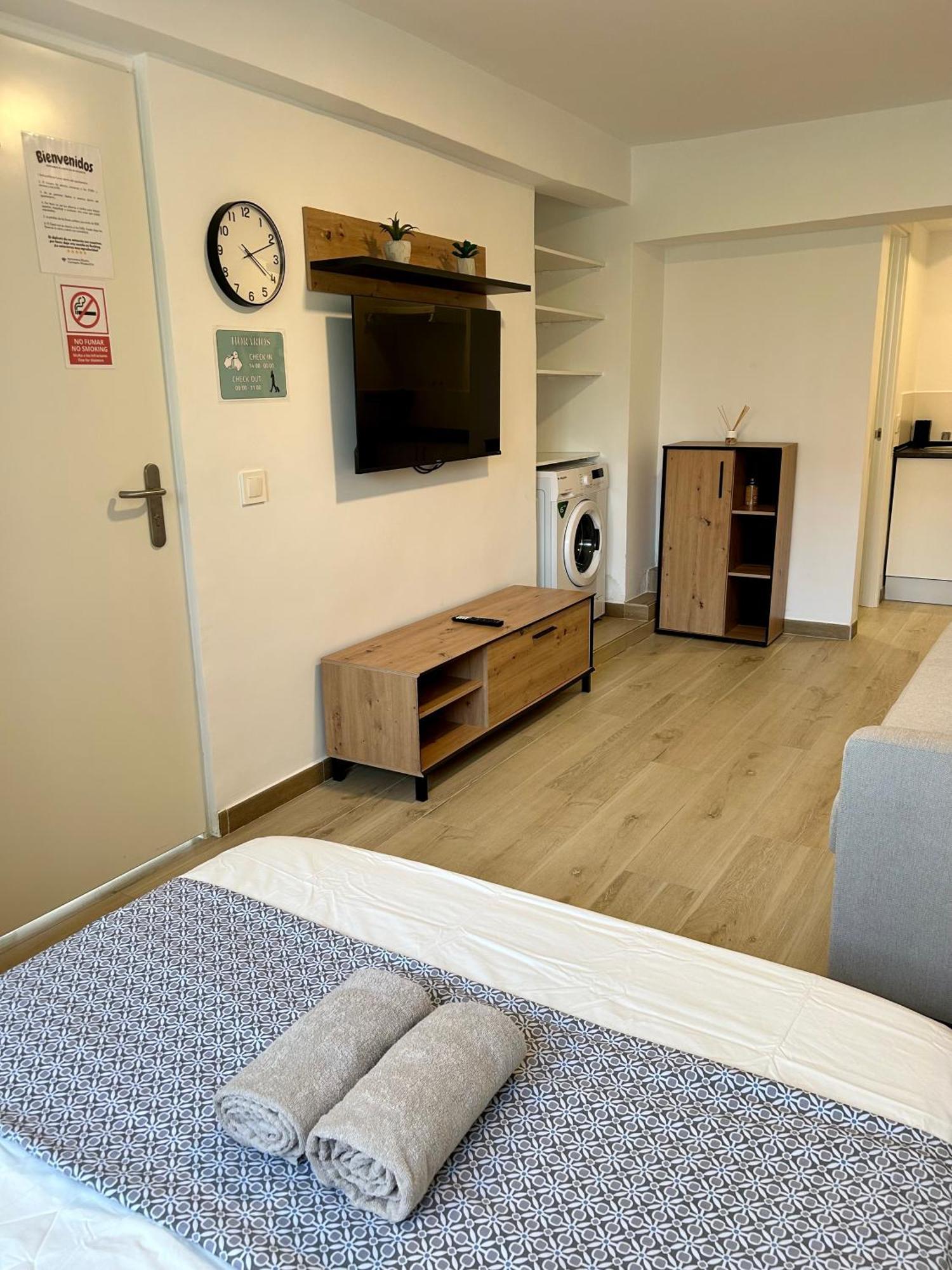 Apartamentos Ribadeo Madrid Exterior foto